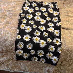 Kendall & Kylie Black Daisy Pencil Skirt